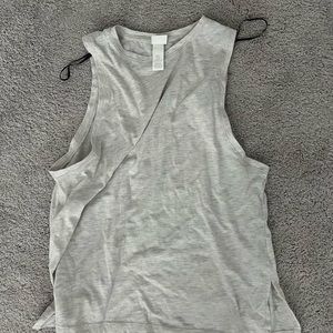 h&M tank